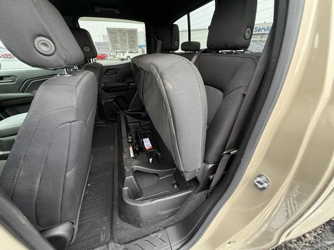 Used 2024 Chevrolet Colorado Trail Boss w/ Technology Package image 12