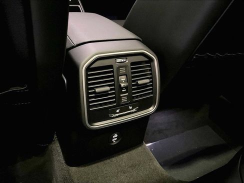 New 2026 Porsche Macan image 27