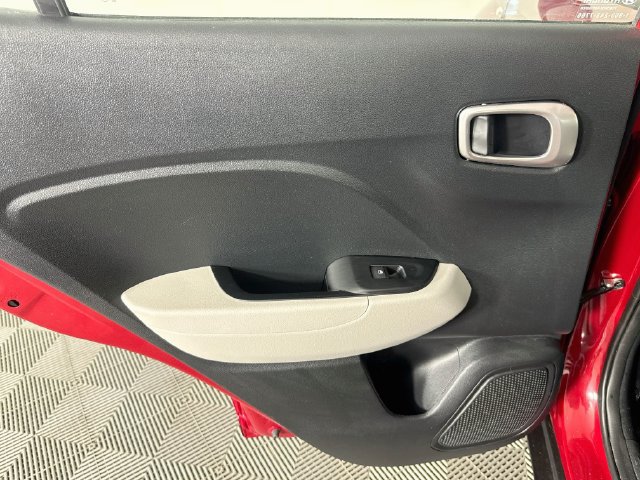 Used 2021 Hyundai Venue SEL FWD image 22