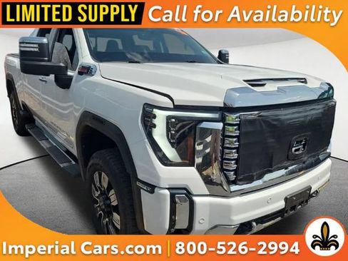 Used 2024 GMC Sierra 2500 Denali w/ Denali Reserve Package AWD/4WD image 1