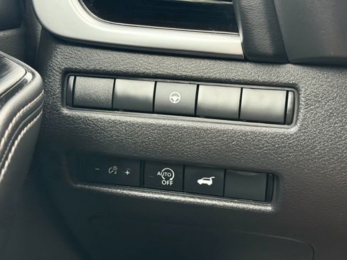 Certified 2024 Nissan Rogue SL FWD image 28