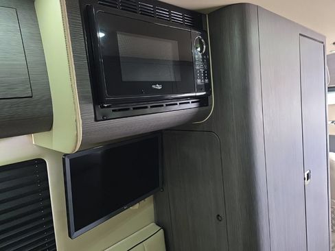 Used 2024 Mercedes-Benz Sprinter 3500 image 6