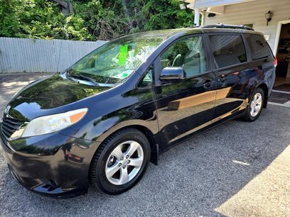 Used 2014 Toyota Sienna LE