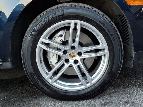 Certified 2017 Porsche Macan S image 12