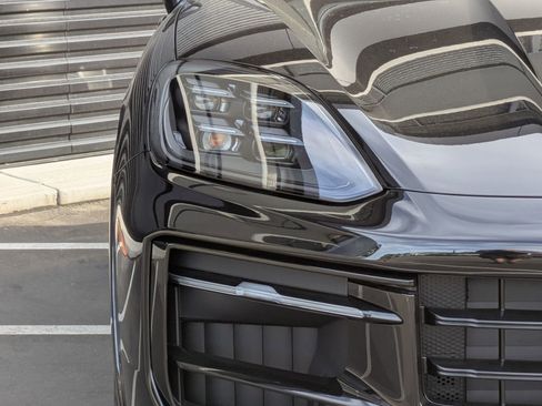 New 2026 Porsche Cayenne GTS image 13