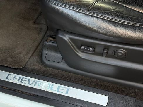 Used 2011 Chevrolet Tahoe LTZ AWD/4WD image 12
