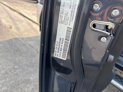 Used 2025 RAM 2500 Big Horn AWD/4WD image 29
