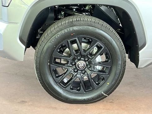 New 2026 Toyota Tundra Limited AWD/4WD image 11
