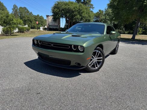 Used 2019 Dodge Challenger SXT AWD/4WD image 29
