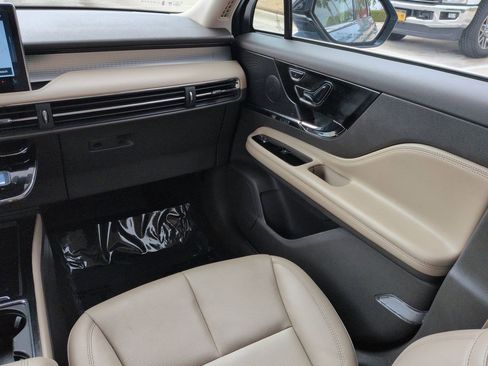 Certified 2023 Lincoln Corsair AWD w/ Equipment Group 101A image 18