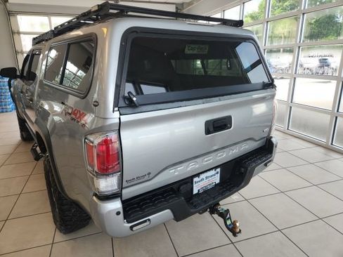 Used 2023 Toyota Tacoma TRD Off-Road w/ TRD Premium Off Road Package AWD/4WD image 9