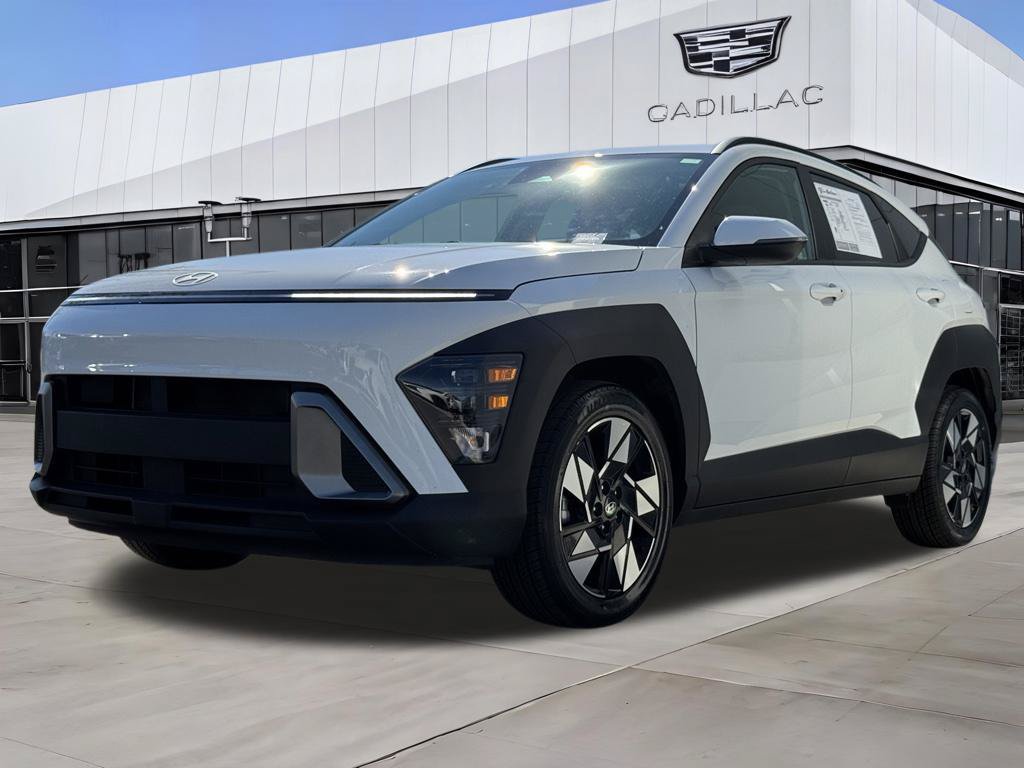 Used 2025 Hyundai Kona SEL FWD image 4