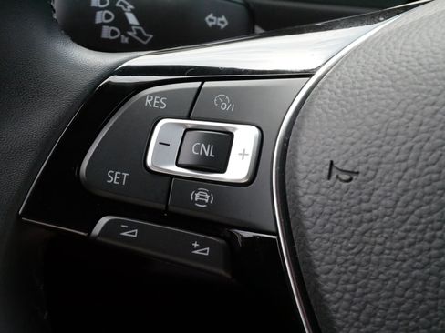 Used 2020 Volkswagen Tiguan SE w/ 3rd Row Seat Package AWD/4WD image 25