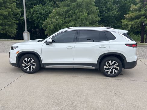 Certified 2026 Volkswagen Tiguan S FWD image 6