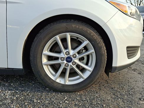 Used 2016 Ford Focus SE image 9