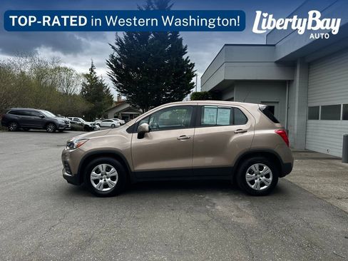 Used 2018 Chevrolet Trax LS FWD image 9