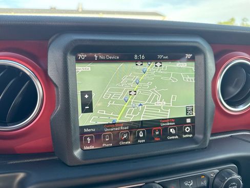 Used 2023 Jeep Gladiator Rubicon w/ Trailer Tow Package AWD/4WD image 17