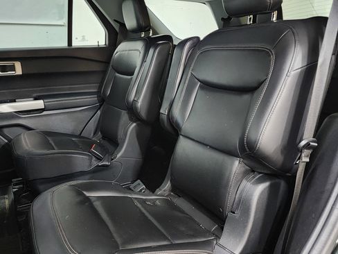 Used 2022 Ford Explorer XLT w/ Equipment Group 202A image 18