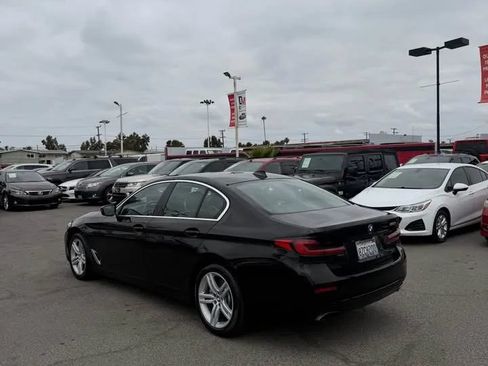 Used 2022 BMW 530i w/ Convenience Package RWD image 4
