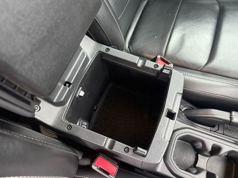 Used 2023 Jeep Wrangler Unlimited Sahara image 32