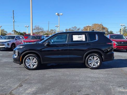 New 2025 Mitsubishi Outlander ES image 9