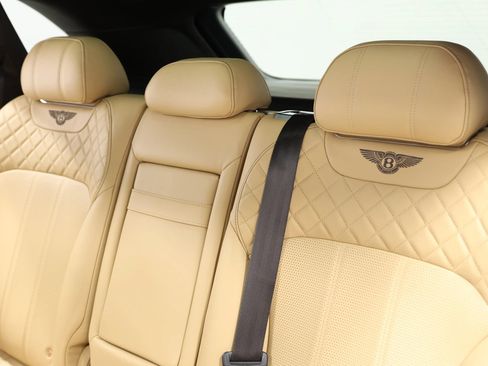 Used 2018 Bentley Bentayga AWD/4WD image 55