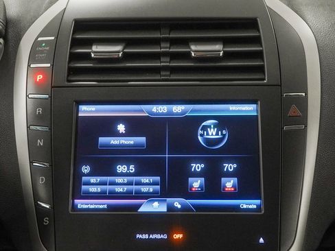 Used 2014 Lincoln MKZ image 27