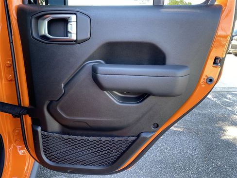 New 2025 Jeep Gladiator Rubicon w/ Convenience Group image 29