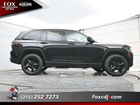 New 2026 Jeep Grand Cherokee Limited w/ Limited Altitude Package image 21