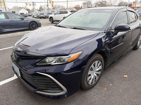 Used 2021 Toyota Camry LE image 1