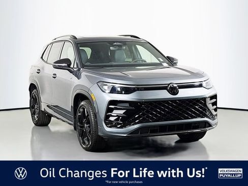 New 2026 Volkswagen Tiguan SE R-Line image 1