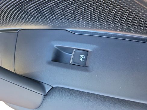 New 2026 Volkswagen Tiguan SE R-Line image 9