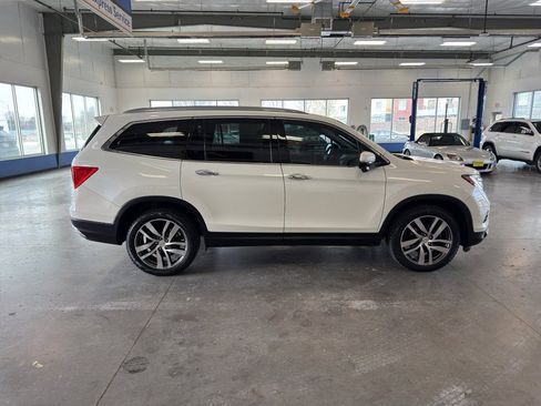 Used 2017 Honda Pilot Touring image 6