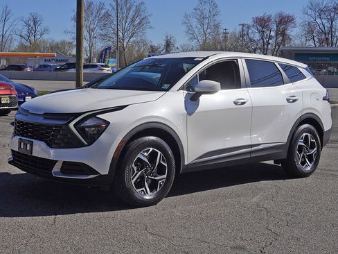 Used 2023 Kia Sportage LX image 6