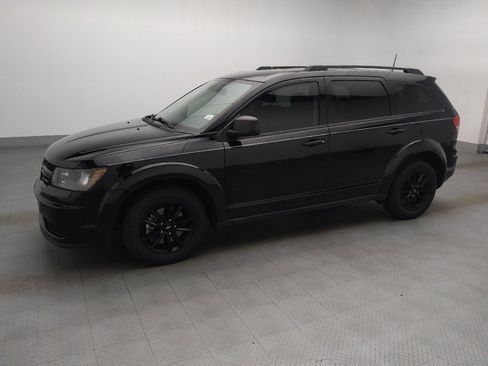 Used 2020 Dodge Journey SE w/ SE Popular Equipment Group FWD image 2