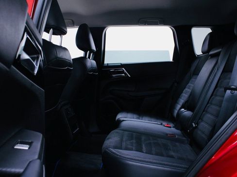 Used 2023 Mitsubishi Outlander SE image 20