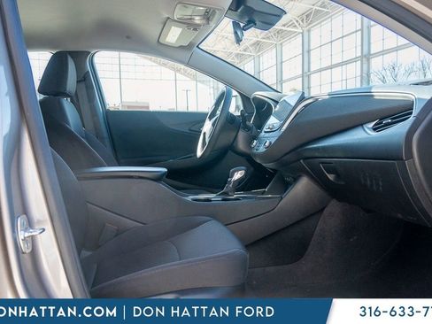 Used 2024 Chevrolet Malibu LT image 21