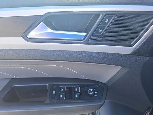 Used 2022 Volkswagen Atlas SE image 11