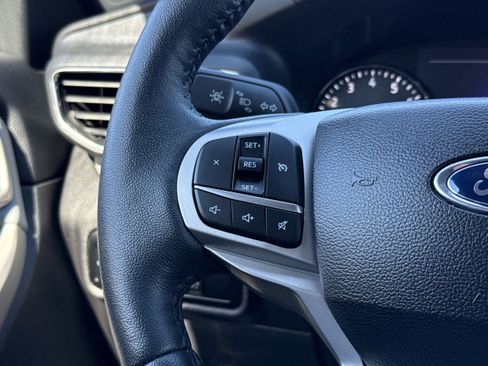 Used 2024 Ford Explorer XLT w/ Equipment Group 202A image 14