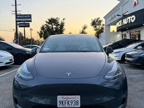 Used 2023 Tesla Model Y Performance AWD/4WD image 2