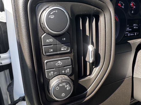Used 2022 Chevrolet Silverado 1500 Custom AWD/4WD image 18