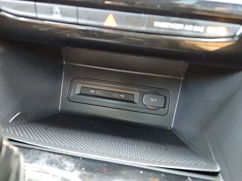 Used 2022 Volkswagen Atlas Cross Sport SEL Premium R-Line image 19