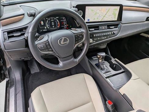Used 2023 Lexus ES 350 w/ Premium Package image 9