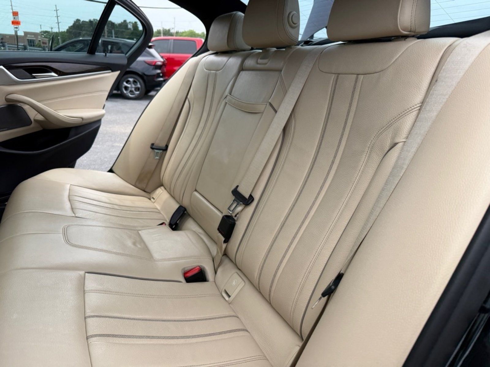 Used 2019 BMW 530e xDrive w/ Convenience Package AWD/4WD image 30