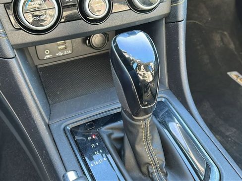 Used 2022 Subaru Crosstrek 2.5i Sport w/ Moonroof Package image 17