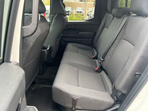 Certified 2025 Toyota Tacoma SR5 AWD/4WD image 17
