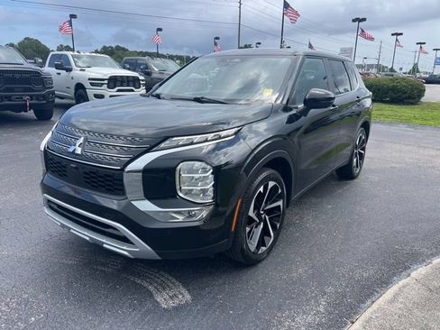 Used 2024 Mitsubishi Outlander SE Black Edition AWD/4WD image 4