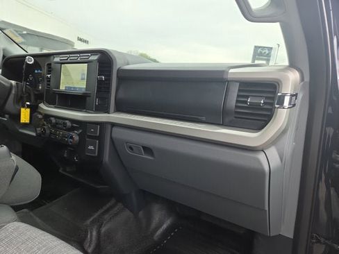 Used 2023 Ford F250 XLT w/ Snow Plow/Camper Package AWD/4WD image 13