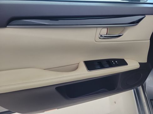 Used 2018 Lexus ES 350 w/ Accessory Package 2 FWD image 19