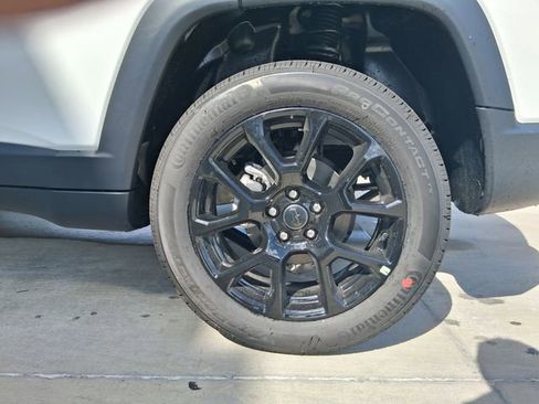 New 2026 Jeep Compass Latitude image 12